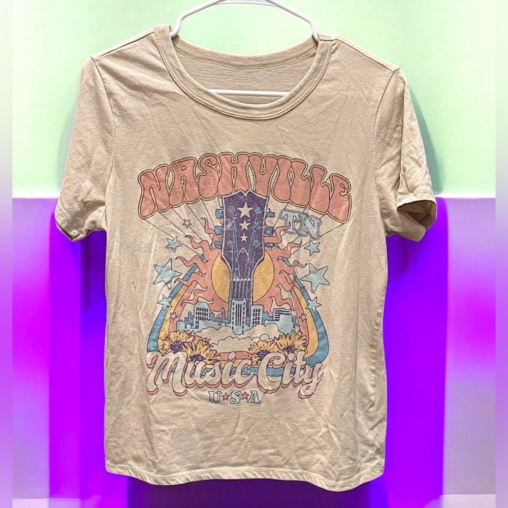 Nashville Graphic Beige T-Shirt SMALL